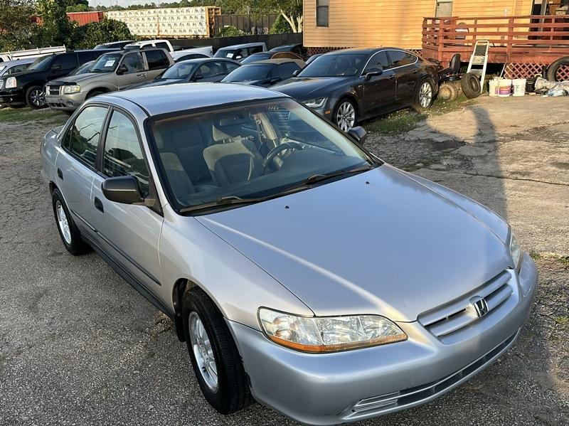 Honda Accord DX sedan 2001