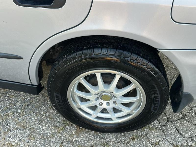 Honda Accord DX sedan 2001