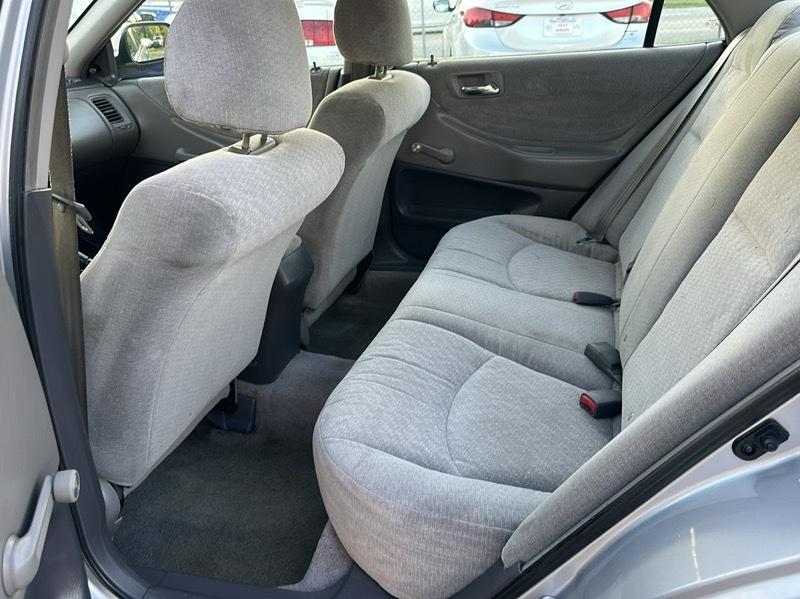 Honda Accord DX sedan 2001