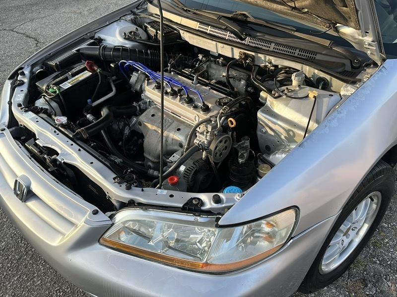 Honda Accord DX sedan 2001