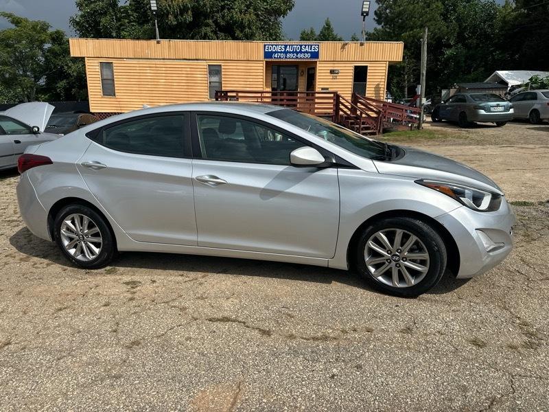 Hyundai Elantra SE 6AT 2015