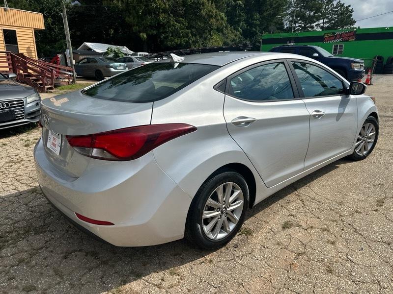 Hyundai Elantra SE 6AT 2015