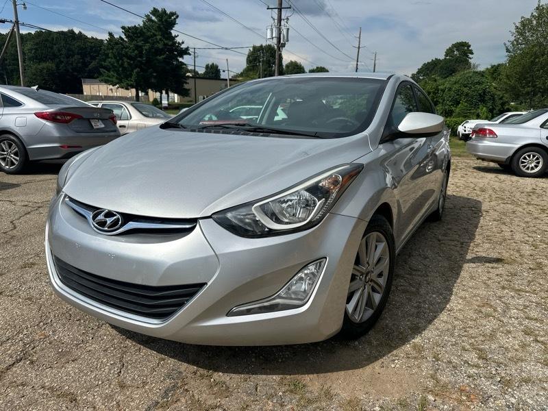 Hyundai Elantra SE 6AT 2015