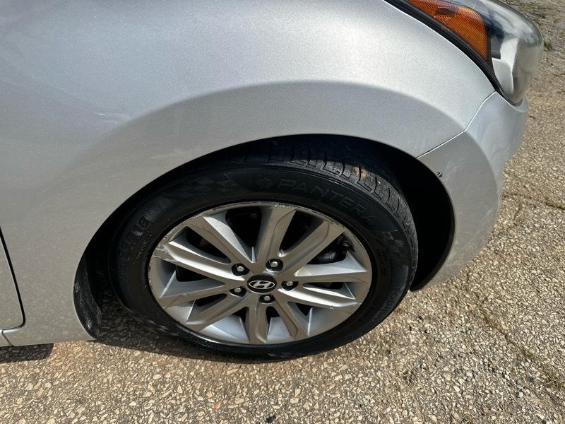 Hyundai Elantra SE 6AT 2015