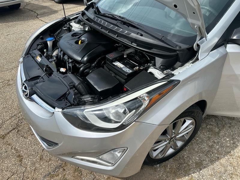Hyundai Elantra SE 6AT 2015