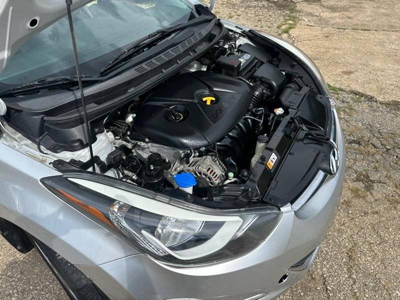 Hyundai Elantra SE 6AT 2015