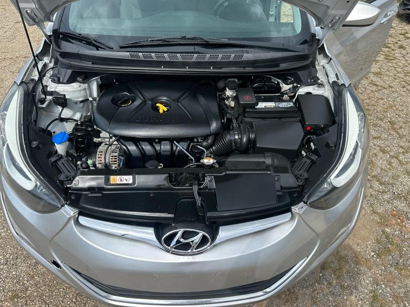 Hyundai Elantra SE 6AT 2015