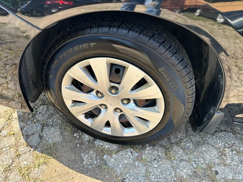 Honda Civic LX Sedan 5-Speed AT 2012