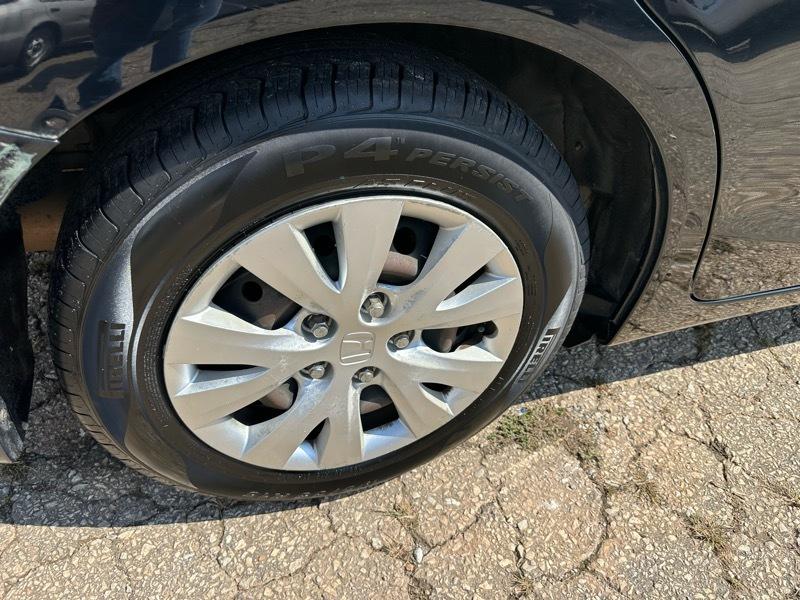 Honda Civic LX Sedan 5-Speed AT 2012