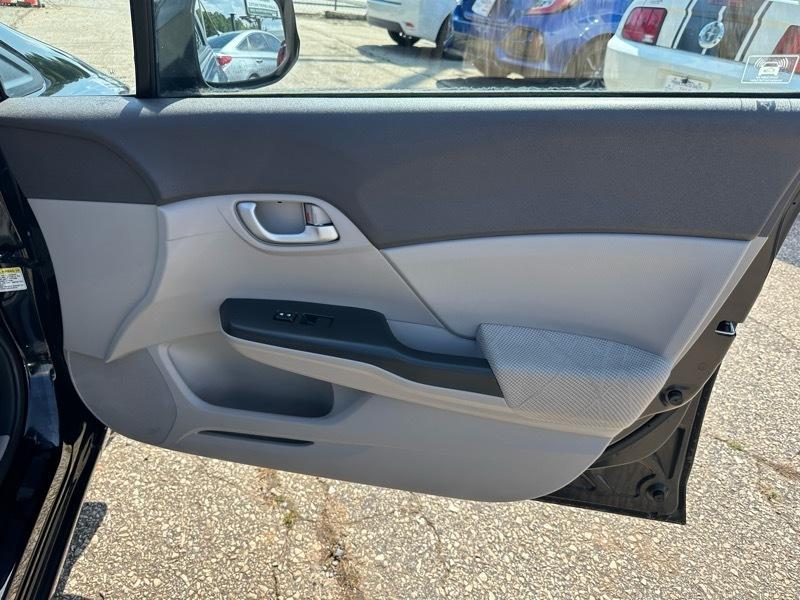 Honda Civic LX Sedan 5-Speed AT 2012