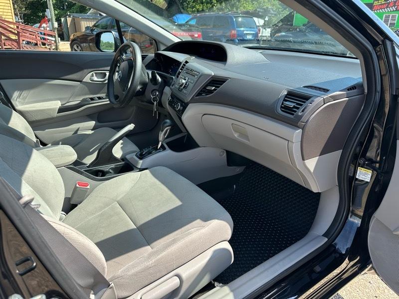 Honda Civic LX Sedan 5-Speed AT 2012