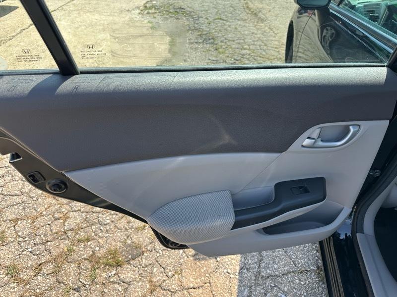 Honda Civic LX Sedan 5-Speed AT 2012