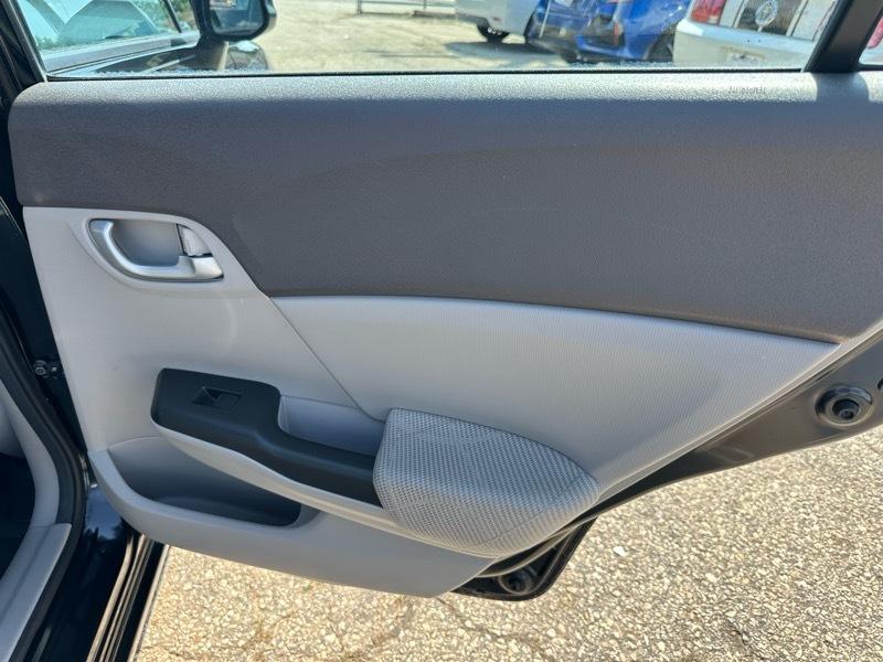 Honda Civic LX Sedan 5-Speed AT 2012