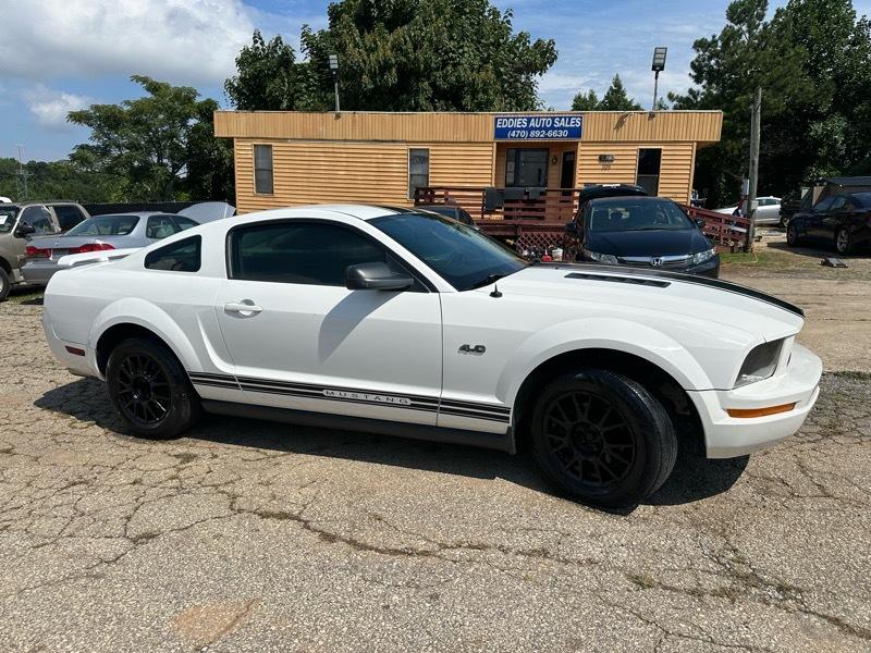 Ford Mustang V6 Deluxe Coupe 2007