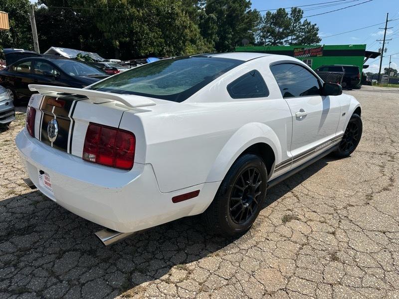 Ford Mustang V6 Deluxe Coupe 2007