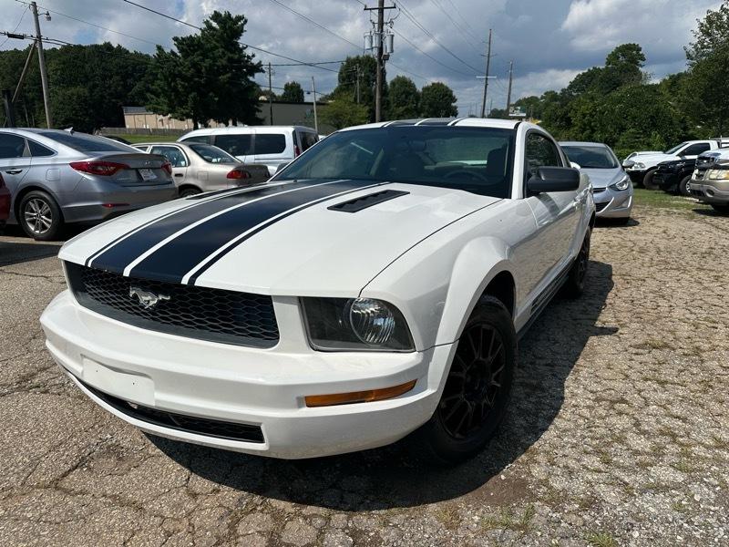 Ford Mustang V6 Deluxe Coupe 2007