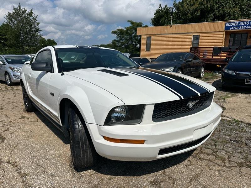 Ford Mustang V6 Deluxe Coupe 2007