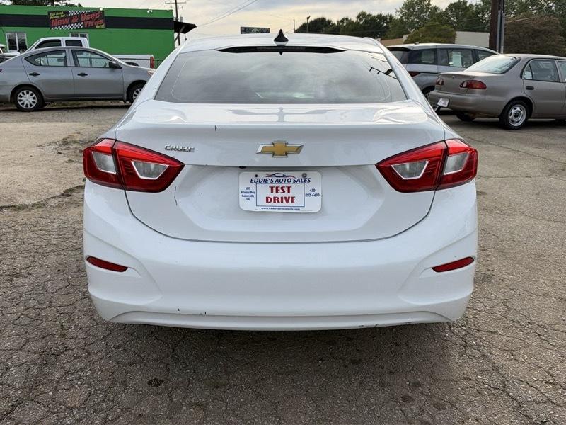 Chevrolet Cruze LS Auto 2018