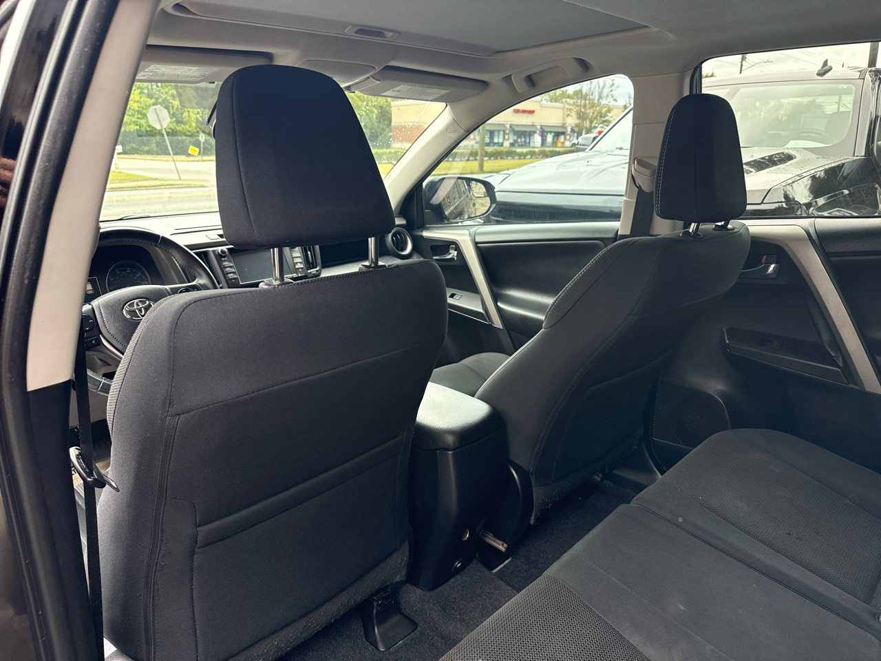 Toyota RAV4 XLE FWD 2017 Toyota RAV4 XLE FWD 2017