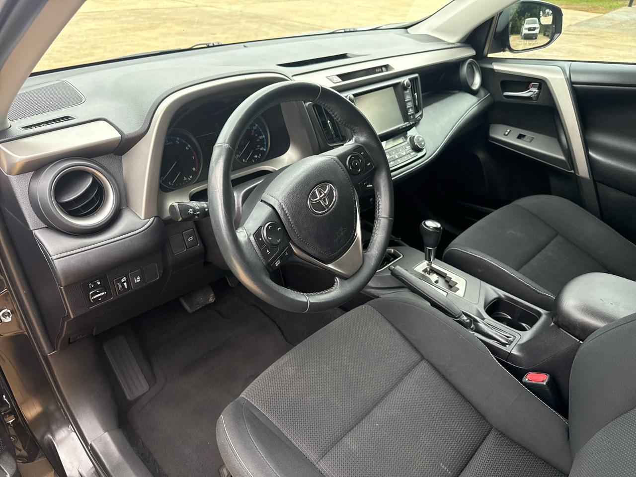 Toyota RAV4 XLE FWD 2017