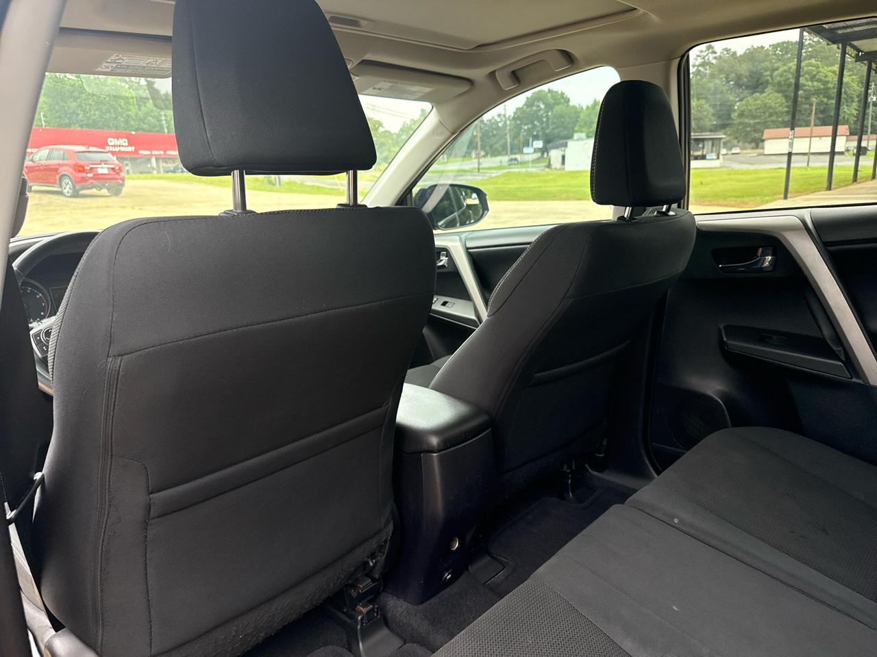 Toyota RAV4 XLE FWD 2017