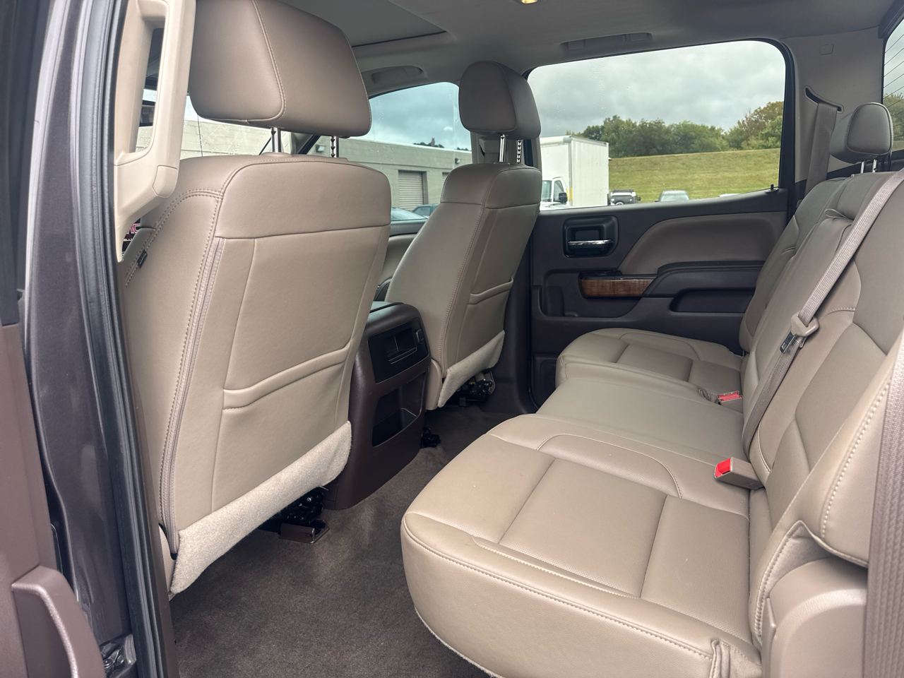 GMC Sierra 1500 SLT Crew Cab Long Box 2WD 2016 GMC Sierra 1500 SLT Crew Cab Long Box 2WD 2016