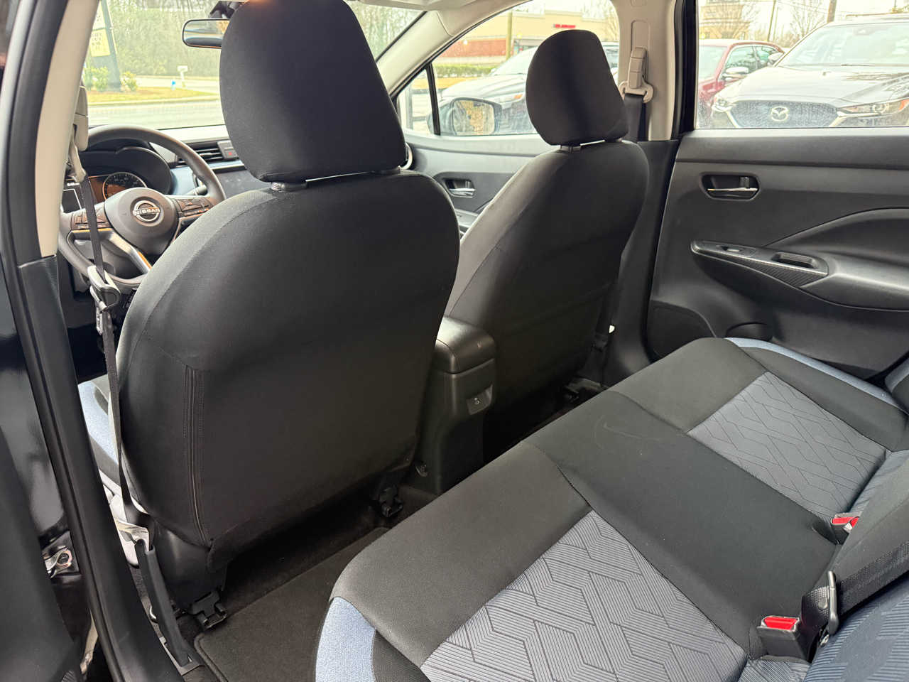 Nissan Versa SV 2025