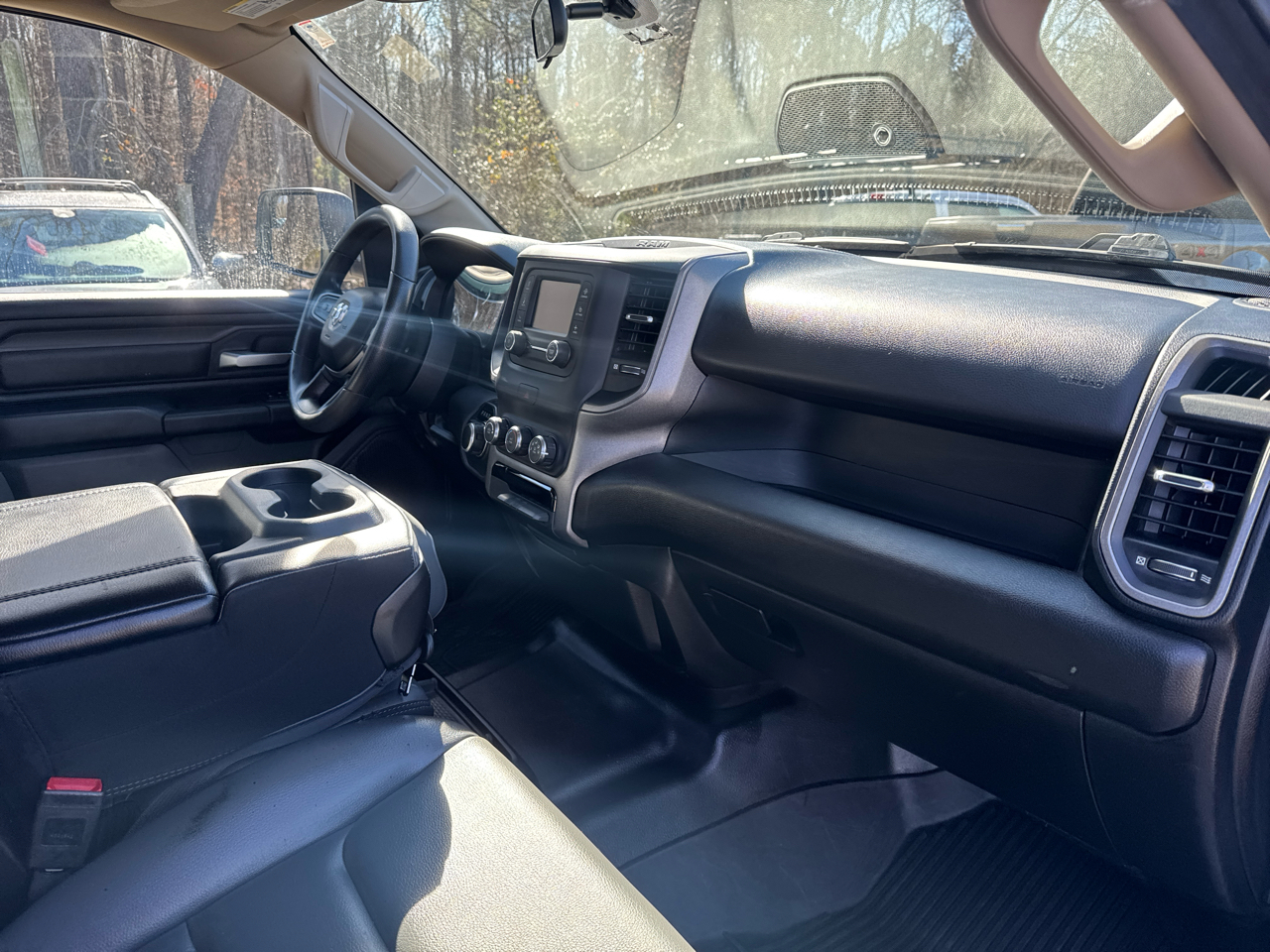 RAM 1500 2WD Quad Cab 140.5" Tradesman 2020