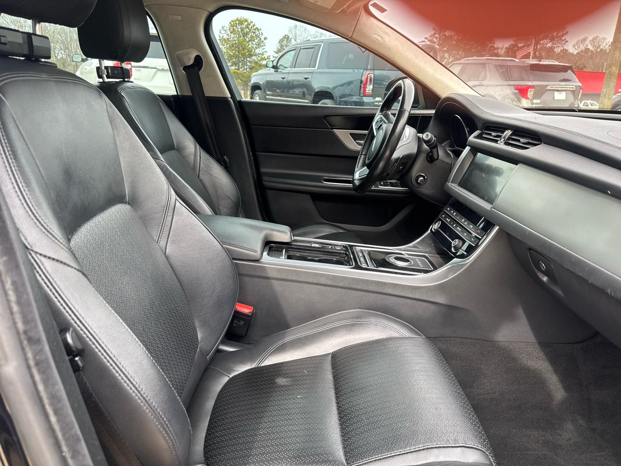 Jaguar XF Sedan 25t AWD 2019