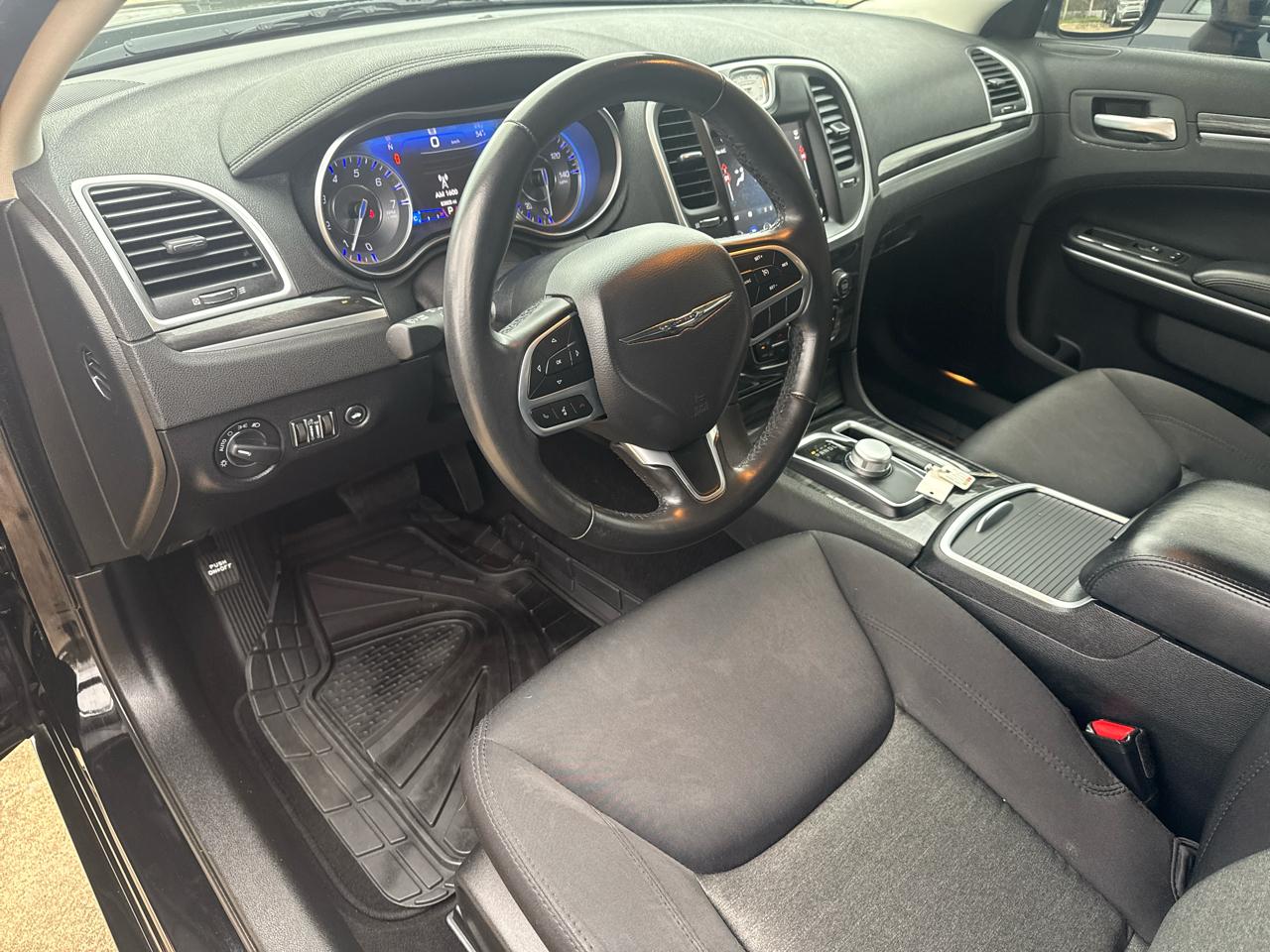 Chrysler 300 Touring 2021