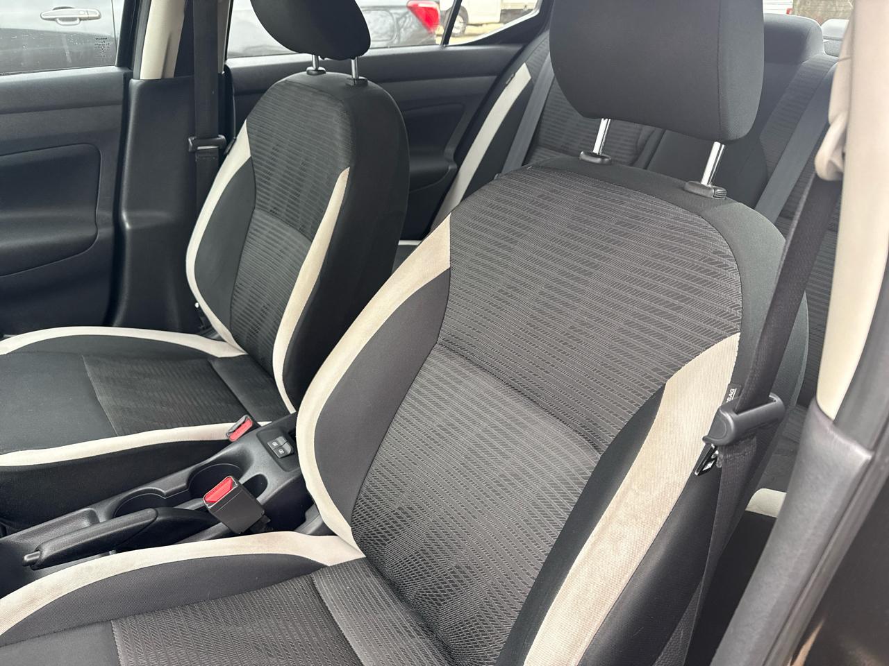 Nissan Versa SV 2021