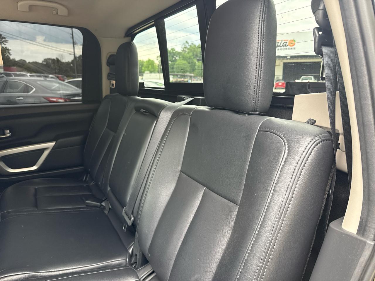 Nissan Titan SV Crew Cab 2WD 2017