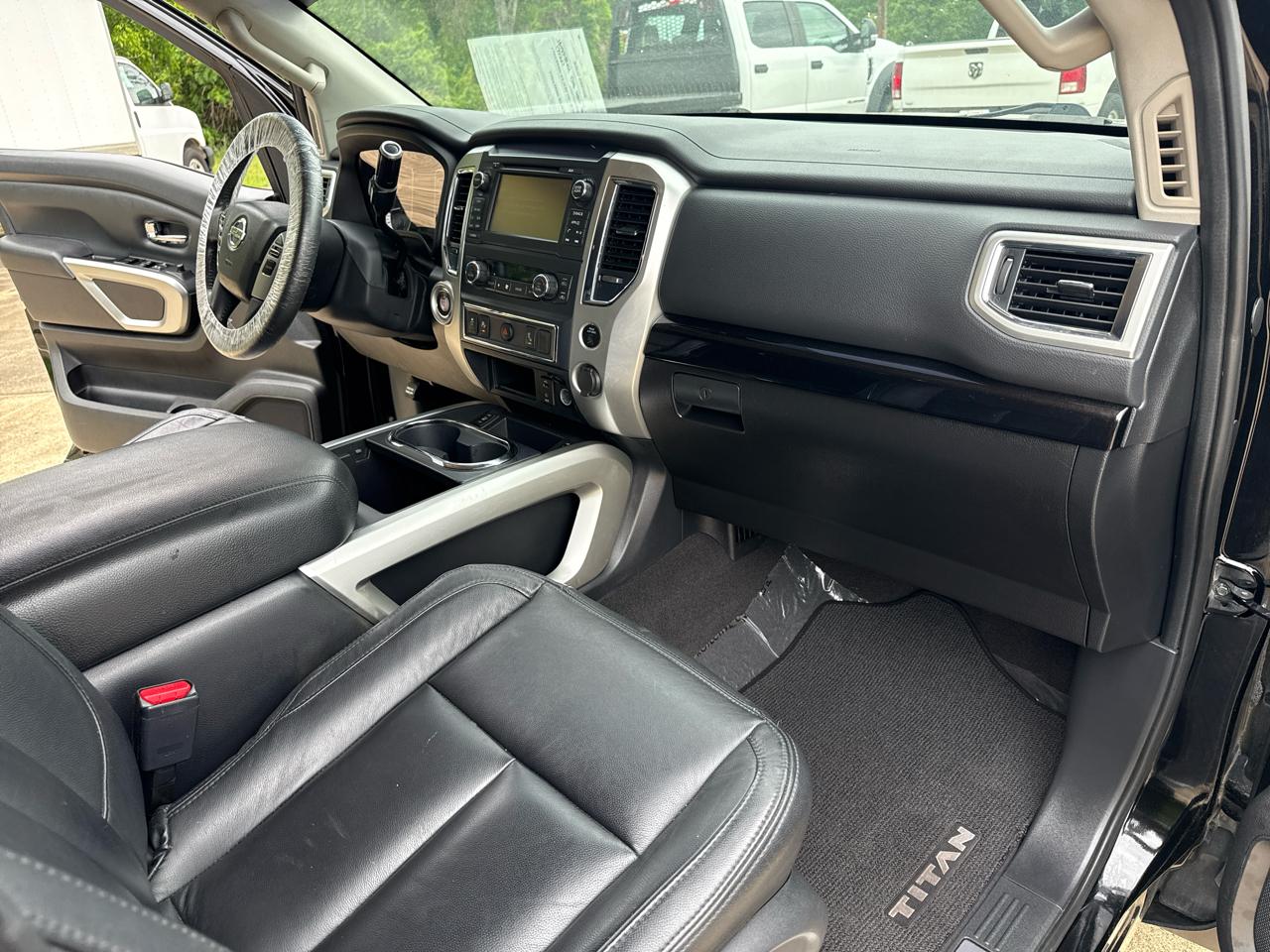 Nissan Titan SV Crew Cab 2WD 2017