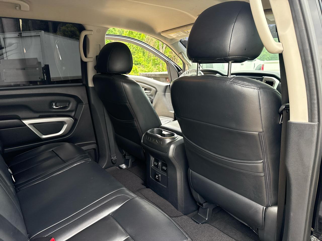 Nissan Titan SV Crew Cab 2WD 2017