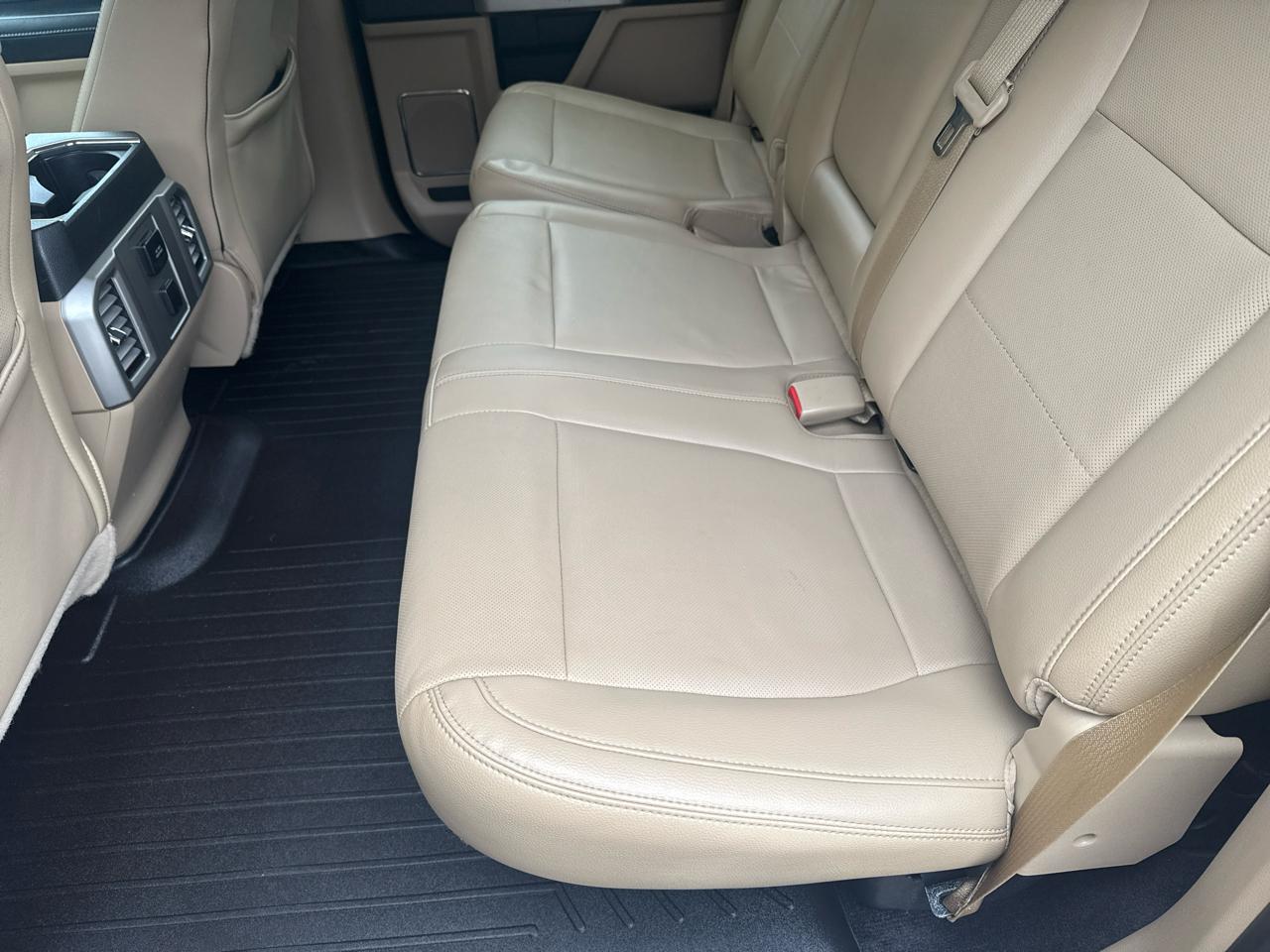 Ford F-150 4WD SuperCrew 145" Lariat 2015