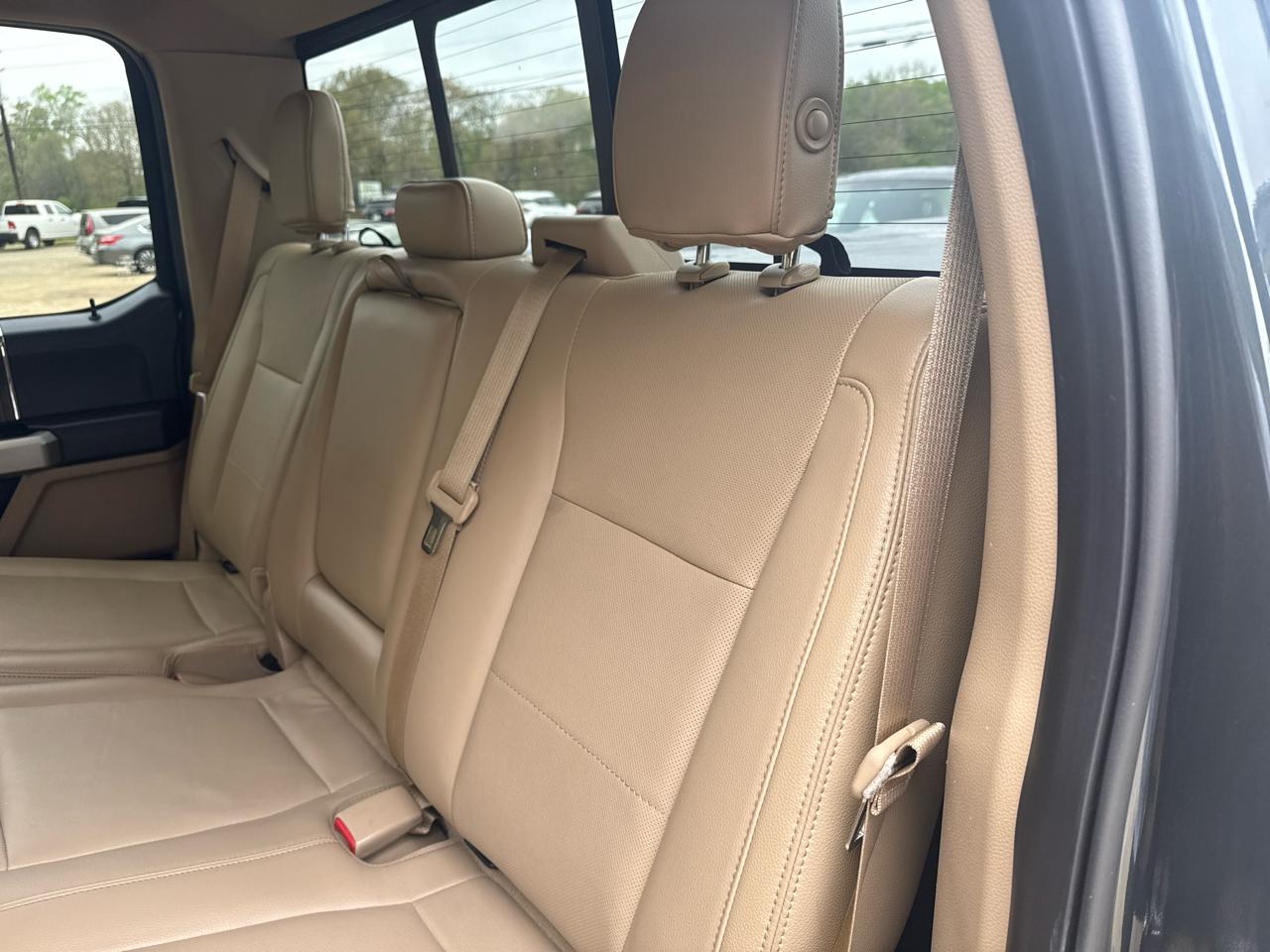 Ford F-150 4WD SuperCrew 145" Lariat 2015