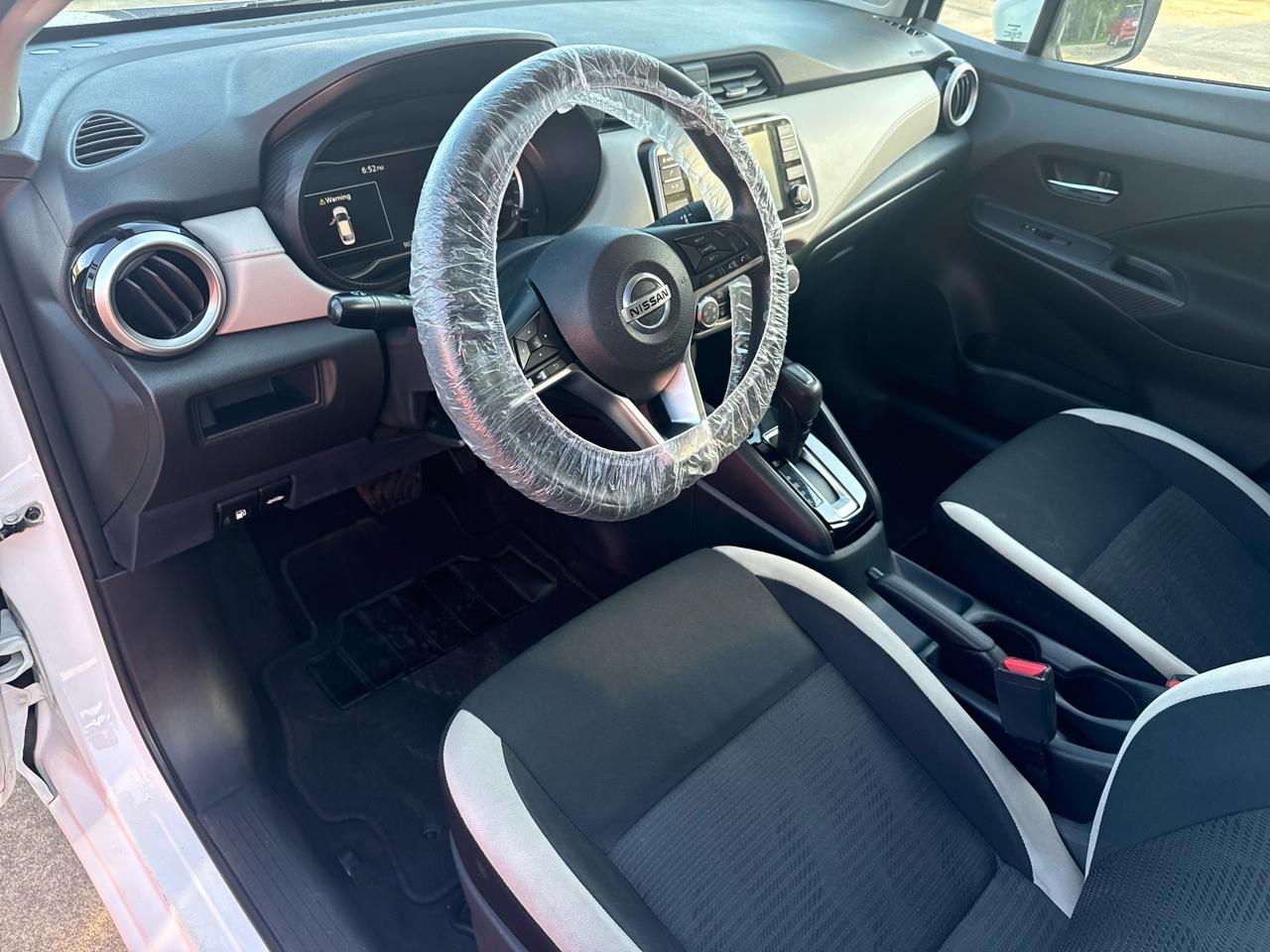 Nissan Versa SV 2022