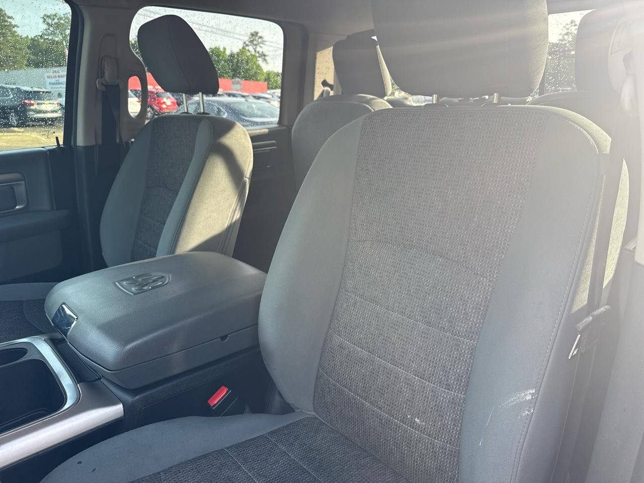 RAM 1500 4WD Crew Cab 140.5" Big Horn 2018