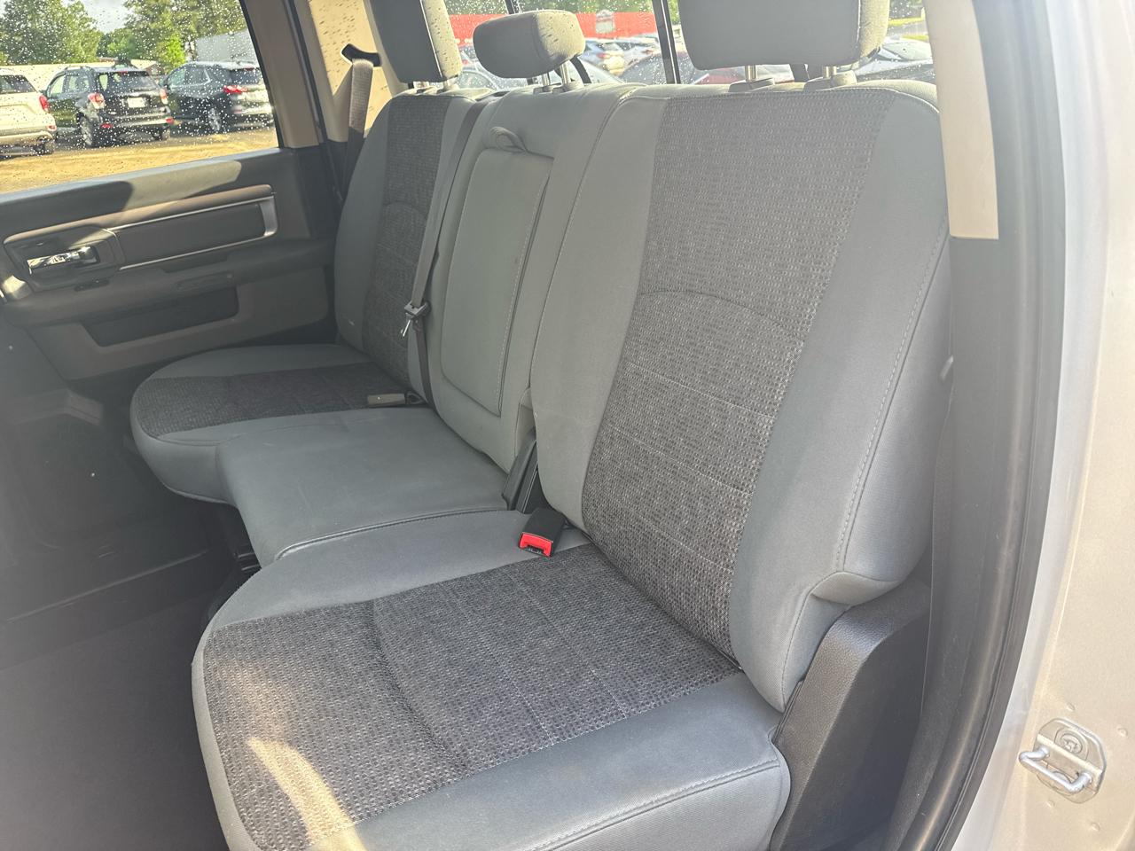 RAM 1500 4WD Crew Cab 140.5" Big Horn 2018