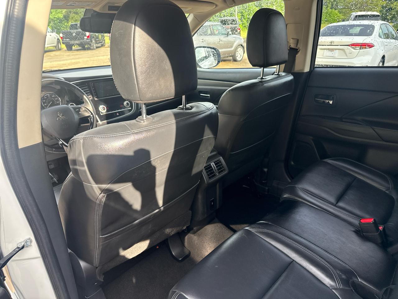 Mitsubishi Outlander SE 2WD 2020