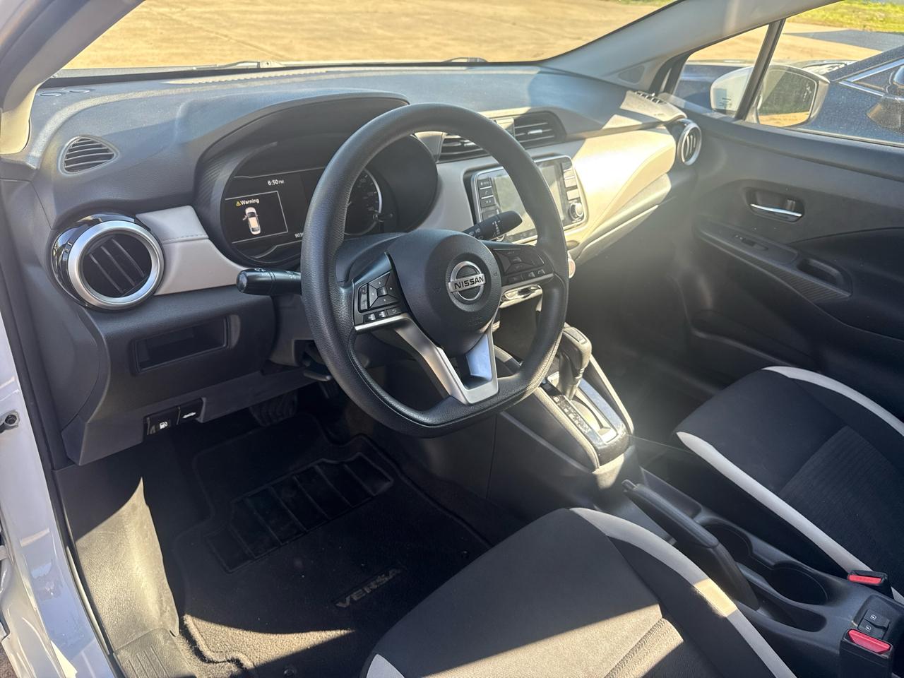Nissan Versa SV 2022