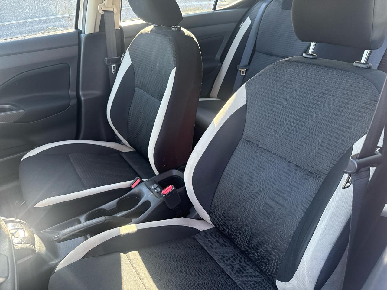 Nissan Versa SV 2022
