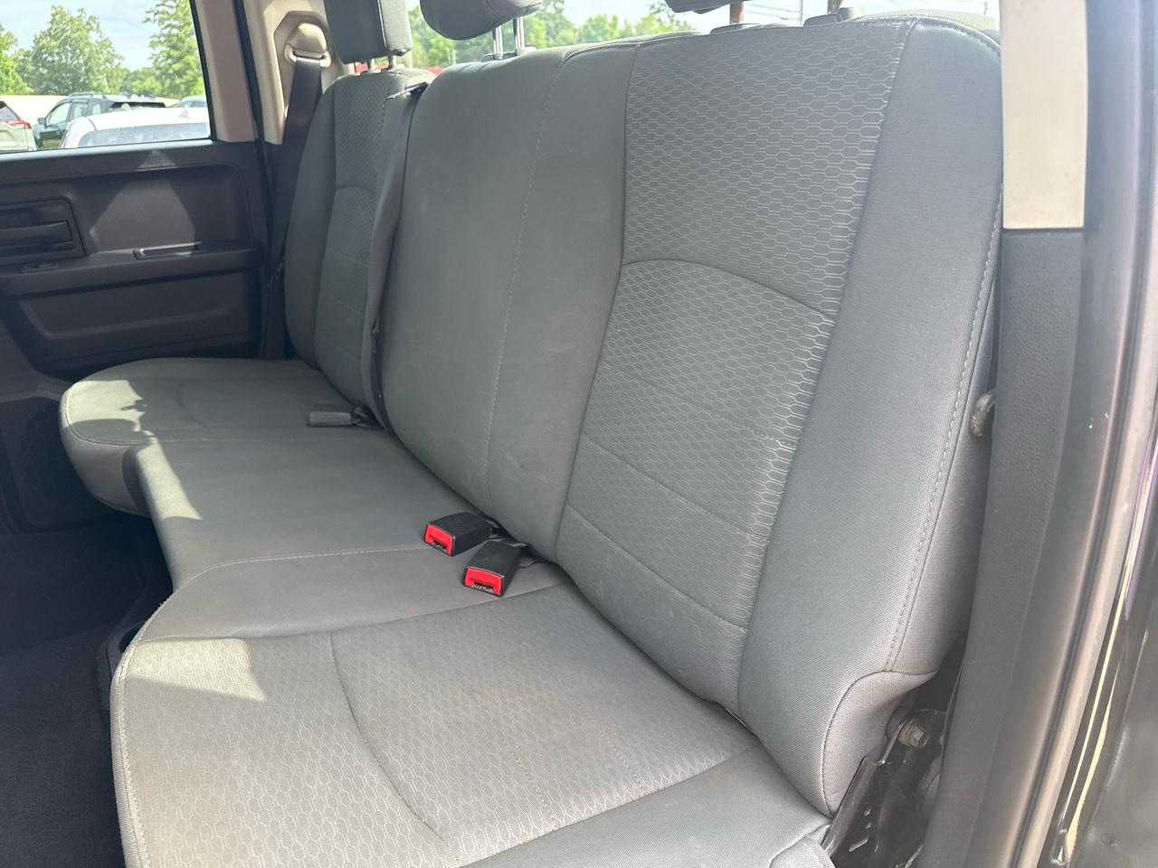 RAM 1500 2WD Quad Cab 140.5" Sport 2014