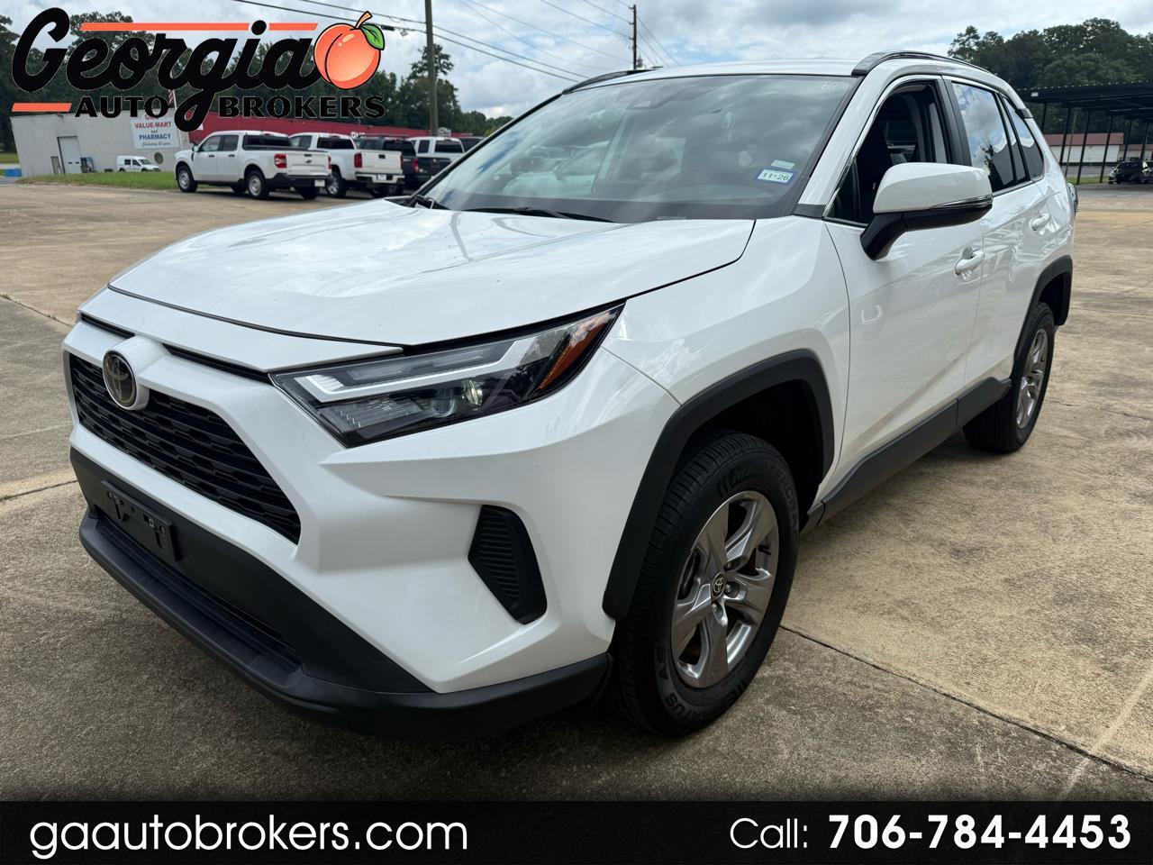 Toyota RAV4 XLE 2025