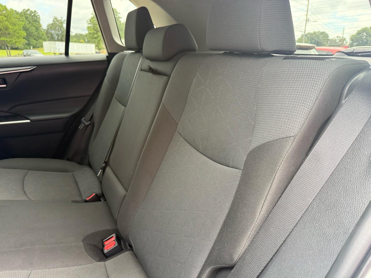 Toyota RAV4 XLE 2025