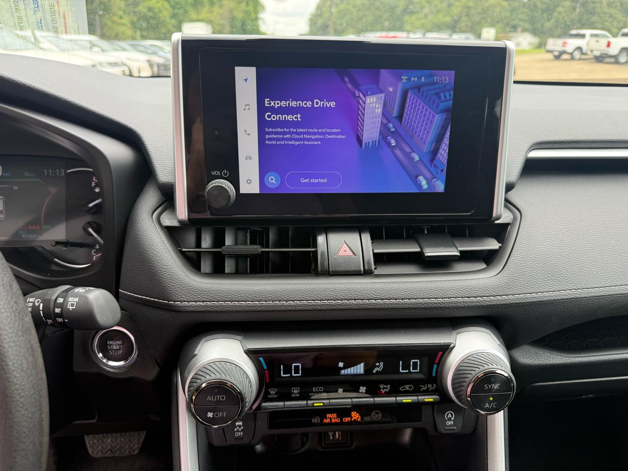 Toyota RAV4 XLE 2025