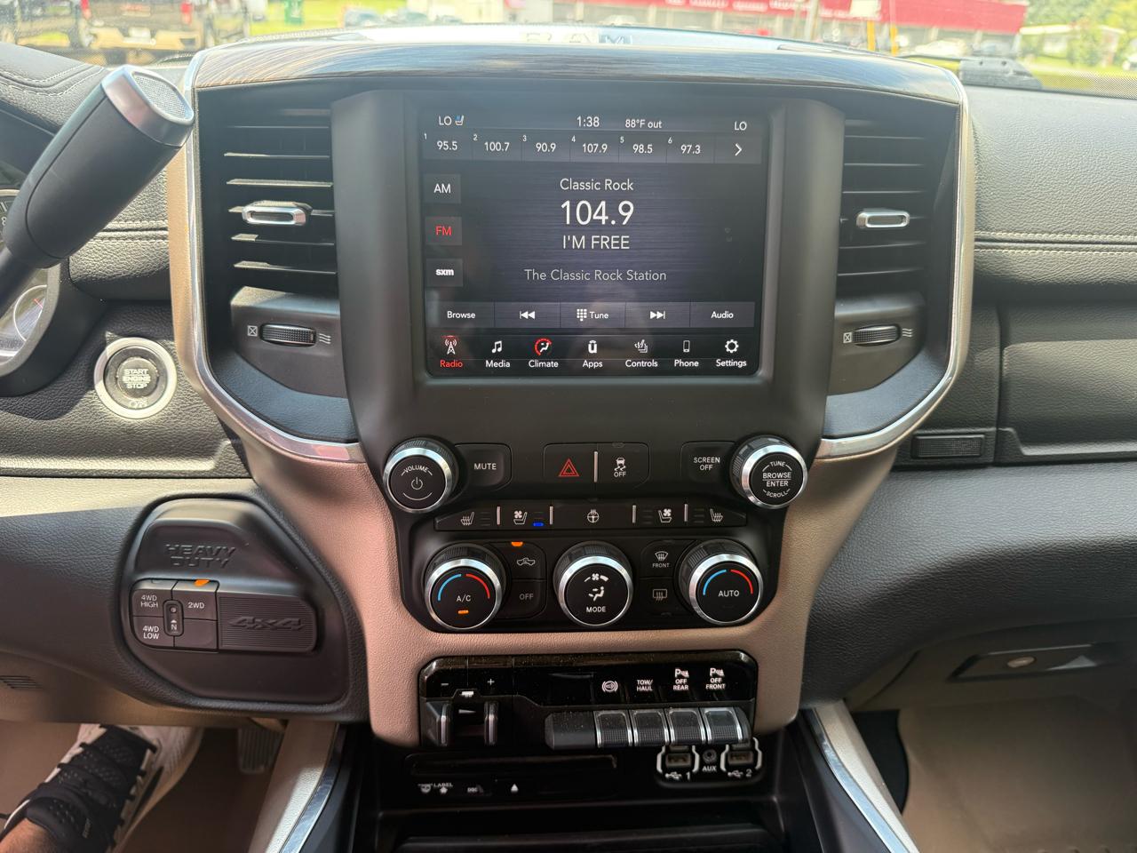 RAM 3500 Laramie Crew Cab SWB 4WD 2019