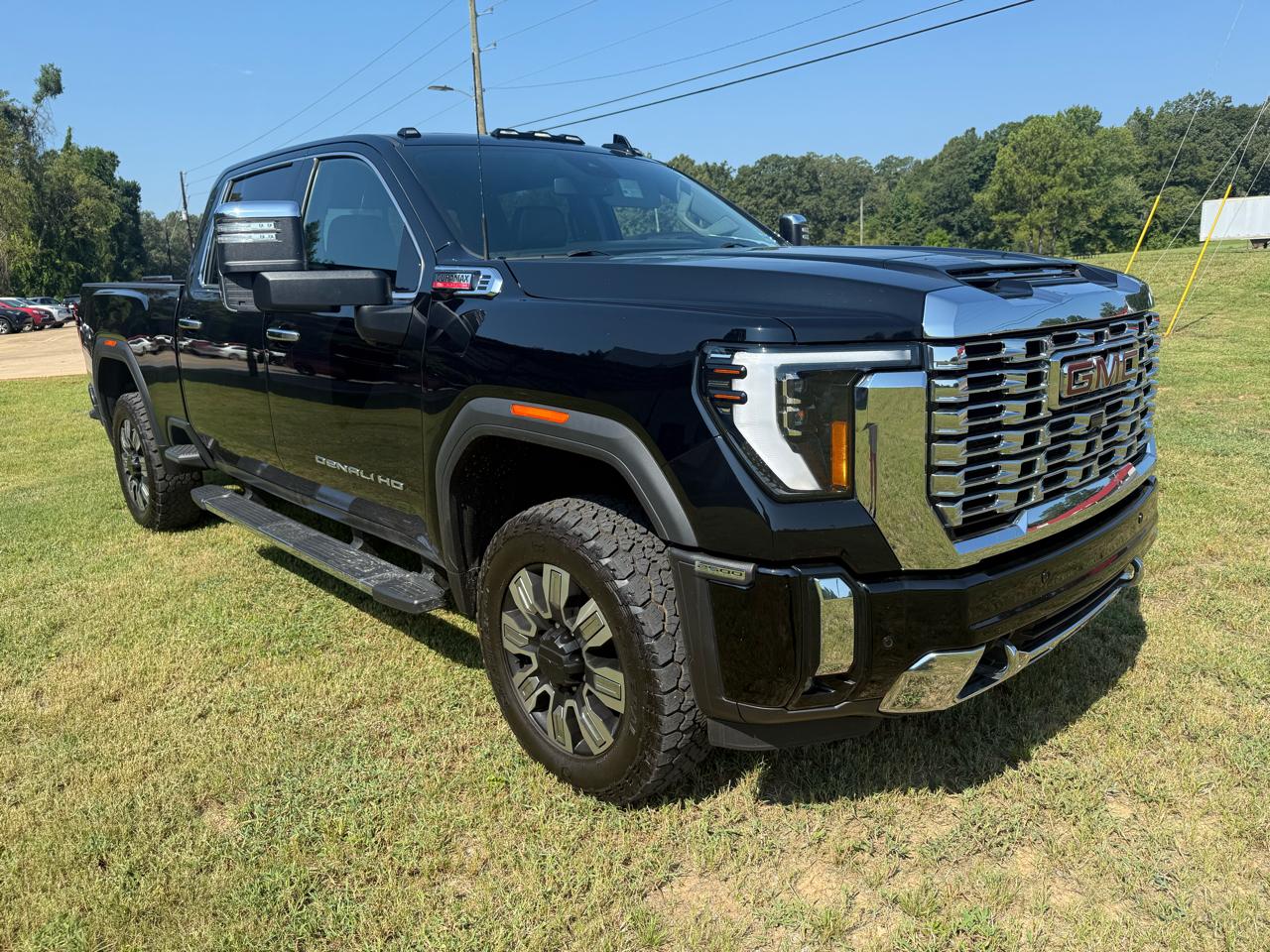 GMC Sierra 2500HD Denali Crew Cab 4WD SB 2024