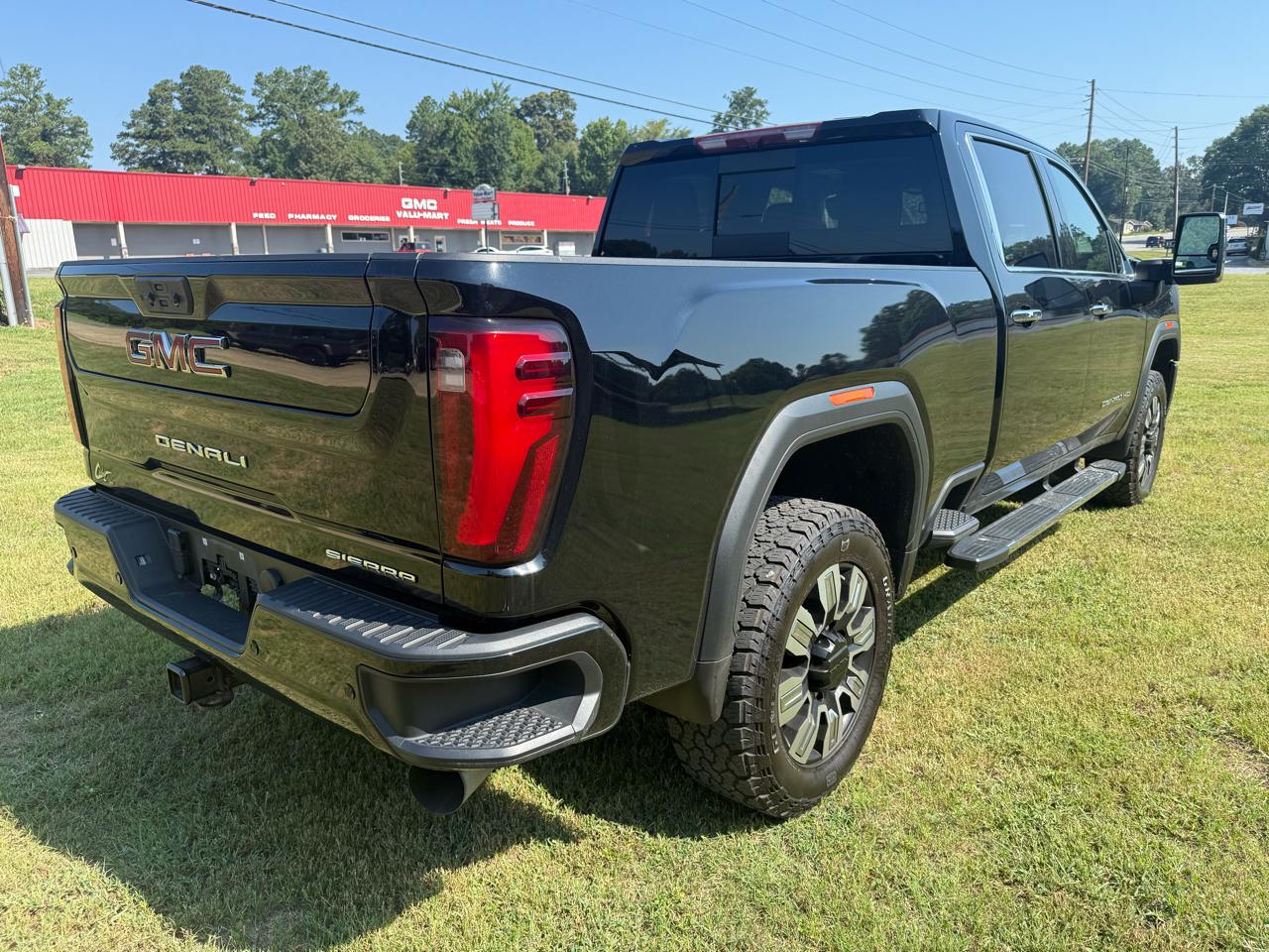 GMC Sierra 2500HD Denali Crew Cab 4WD SB 2024