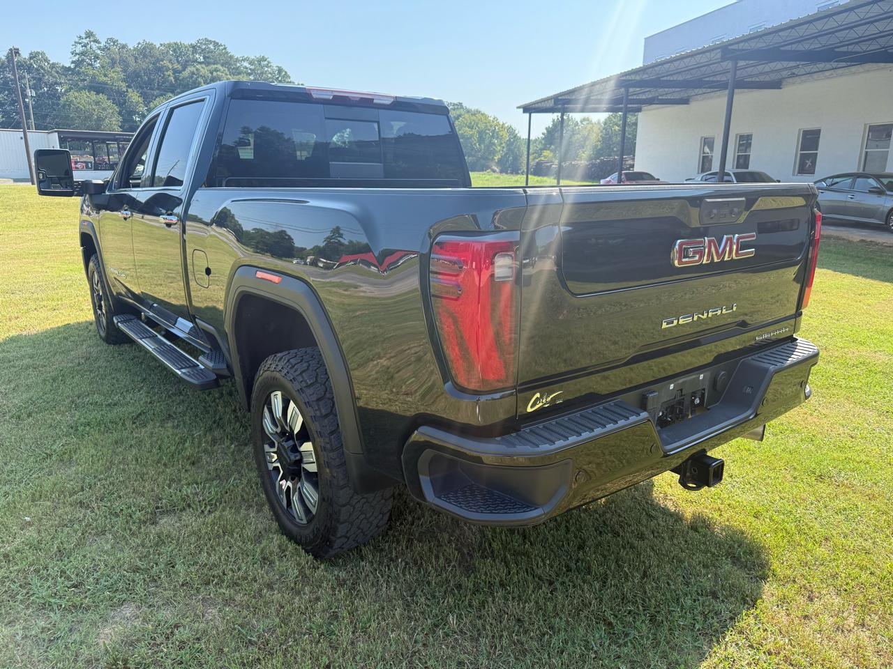 GMC Sierra 2500HD Denali Crew Cab 4WD SB 2024